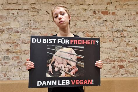 militante veganerin wird gefickt|Militante Veganerin